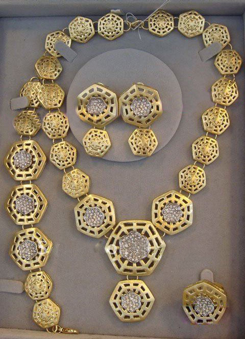 Golden With Diamond Eight Diagrams Shape Copper Alloy Jewelry