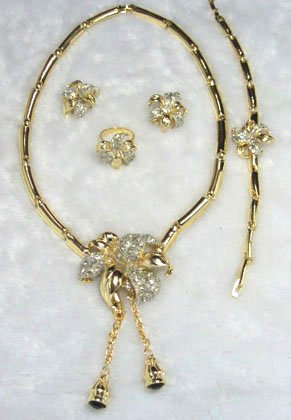 Flower Shape With Diamond Women's Silver Jewelry