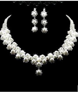 Silver Elegant Glitter Crystal Necklace Earring Set