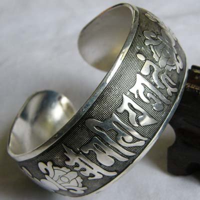 Tin Alloy Carved Traditional Roud Bracelets & Bangles