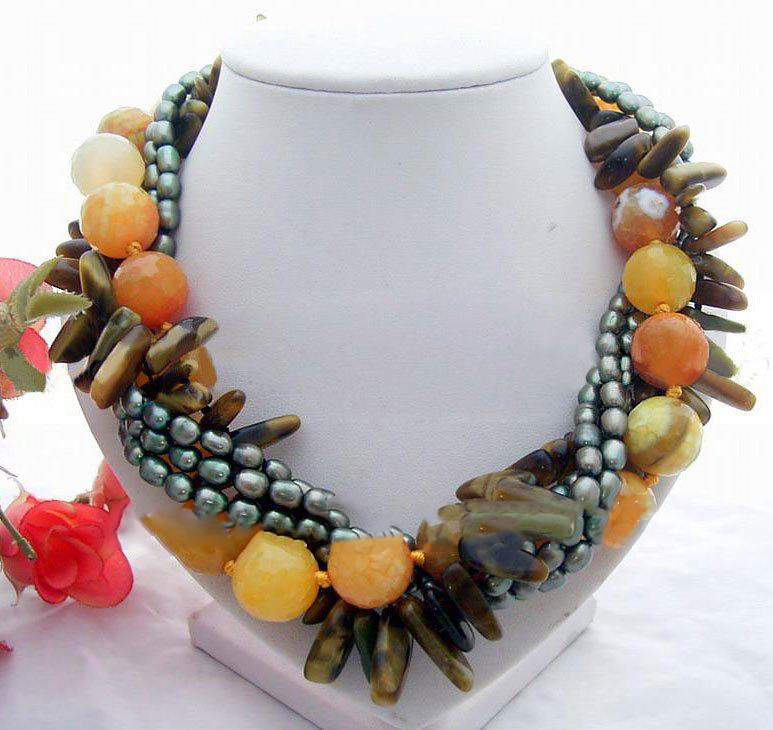 Dark Blue Beads & Pearls Round Shape Necklaces