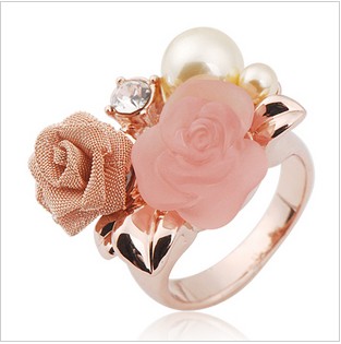 Shiny With Pearl Corrosion Resistance Wedding & Engagement Rings