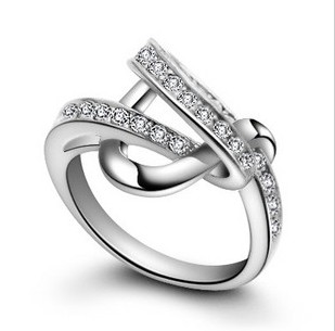 With Flashing Crystal Silver Round Shape Wedding & Engagement Rings