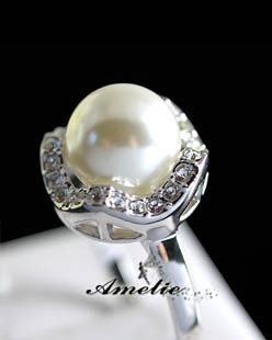 Crystal Pearl Round Shape Wedding Rings