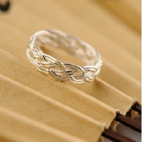 White Round Shape Good Design Silver Jewelry
